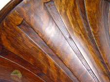 Victor Wood Horn in Oak