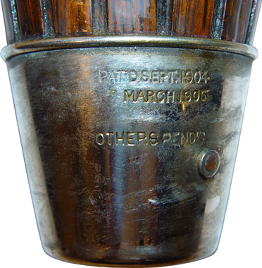 Victor Wood Horn in Oak